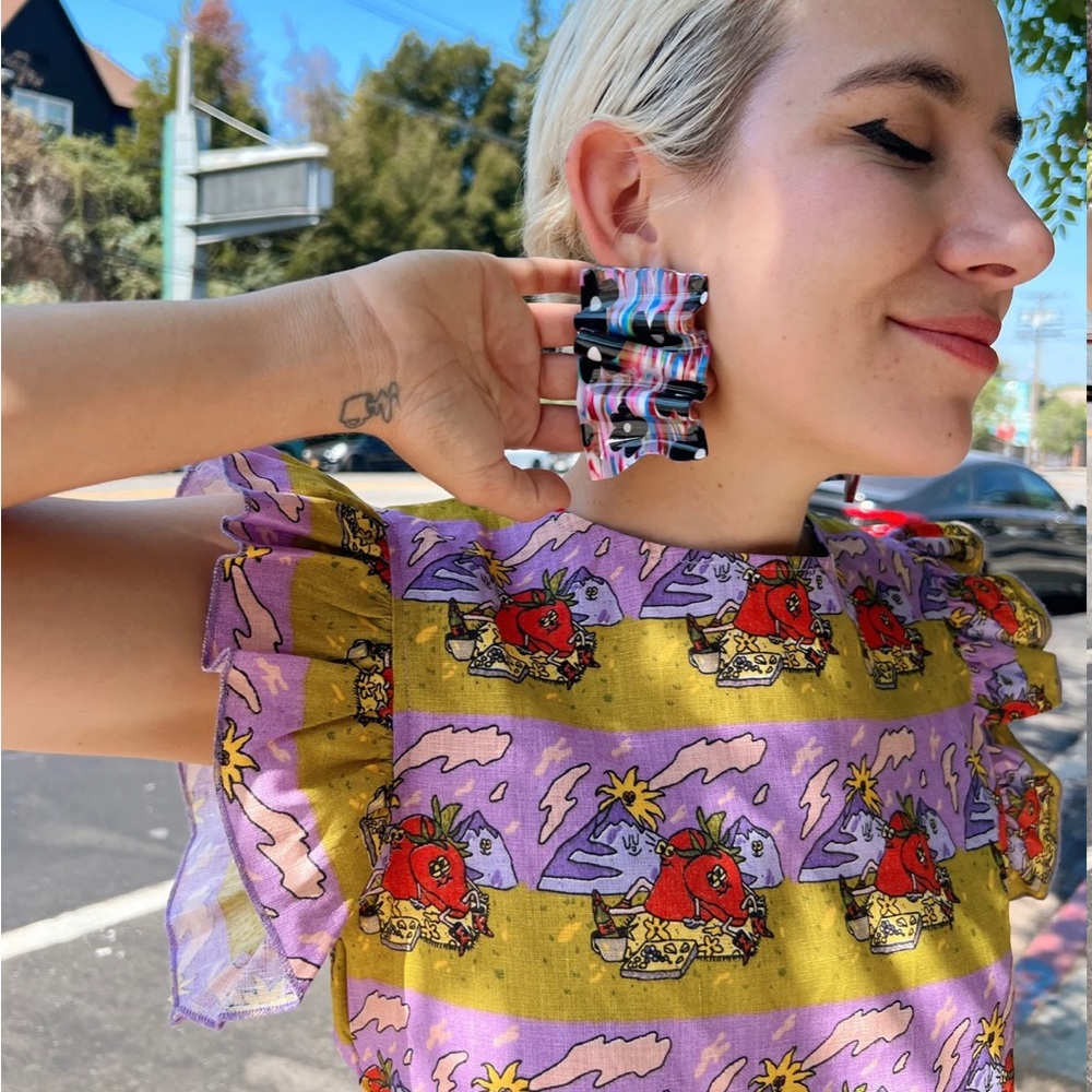 Lady Luck Flower Power Earrings - Picture 2 of 5
